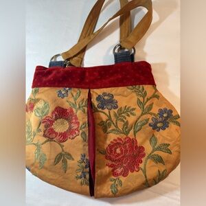 Kim White Red and Gold Vintage Floral Embroidered Women's Cloth Bag